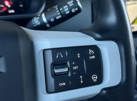 Land Rover - Defender