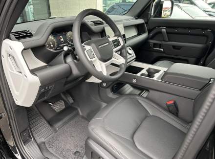 Land Rover - Defender