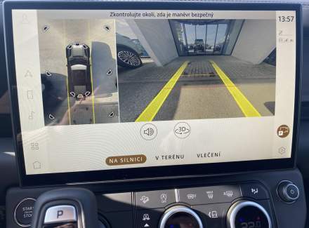 Land Rover - Defender