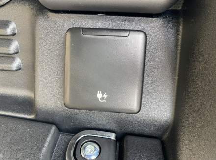 Land Rover - Defender