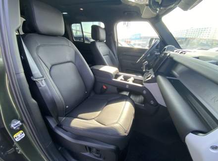 Land Rover - Defender