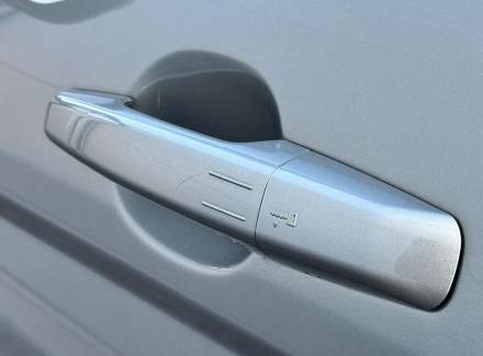 Land Rover - Range Rover Evoque