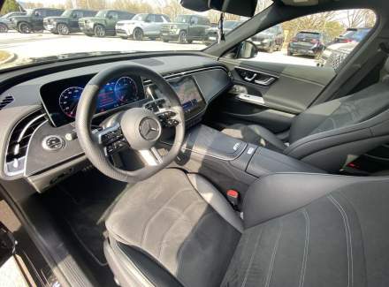 Mercedes-Benz - E-class