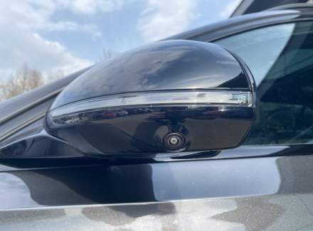 Mercedes-Benz - E-class