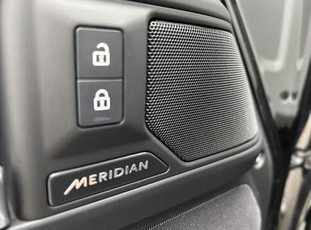 Land Rover - Defender