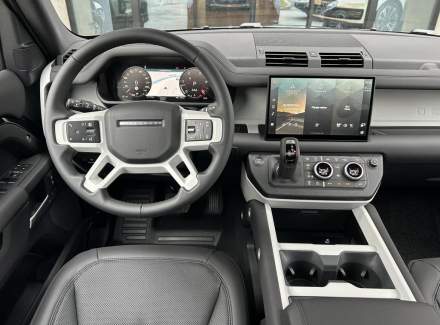 Land Rover - Defender