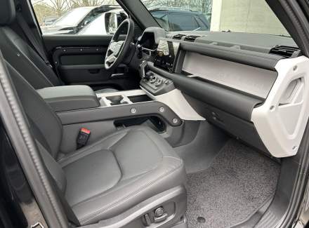 Land Rover - Defender