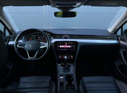Volkswagen - Passat