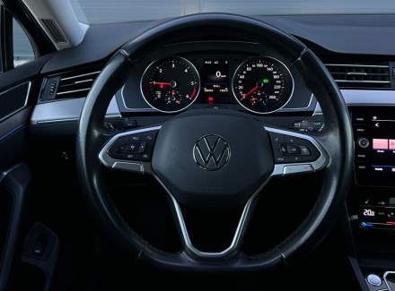 Volkswagen - Passat