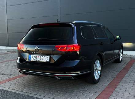 Volkswagen - Passat