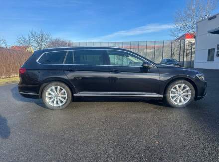 Volkswagen - Passat
