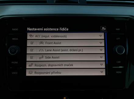 Volkswagen - Passat