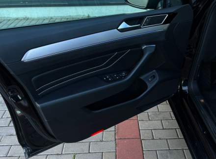 Volkswagen - Passat