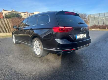 Volkswagen - Passat