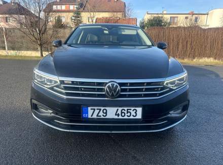 Volkswagen - Passat