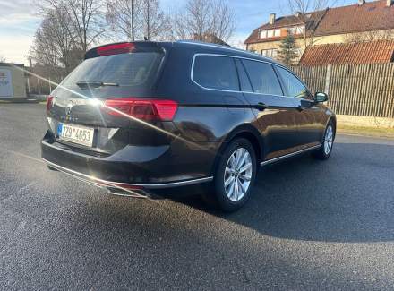 Volkswagen - Passat