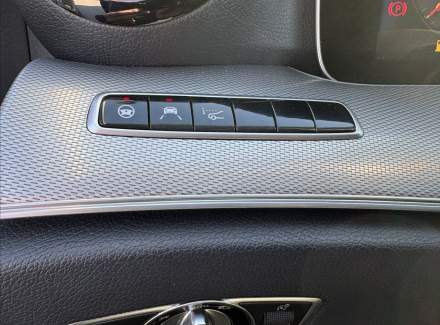 Mercedes-Benz - E-class