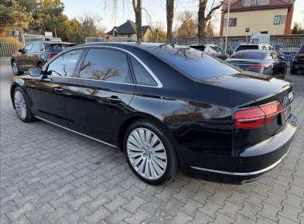 Audi - A8