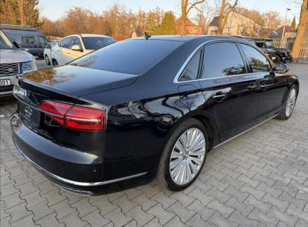 Audi - A8