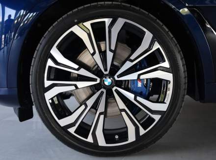 BMW - X7