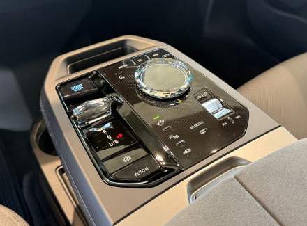 BMW - iX