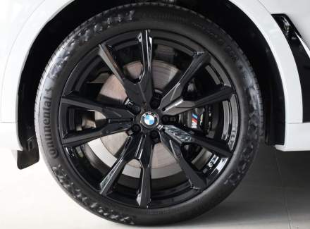 BMW - X7