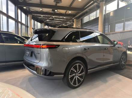 XPENG - G9