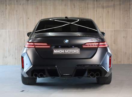 BMW - M5