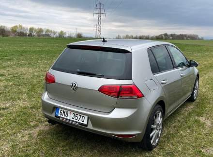 Volkswagen - Golf