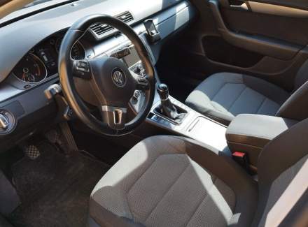 Volkswagen - Passat