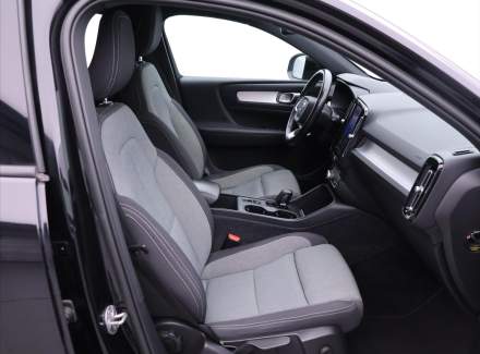 Volvo - XC40