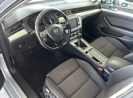 Volkswagen - Passat