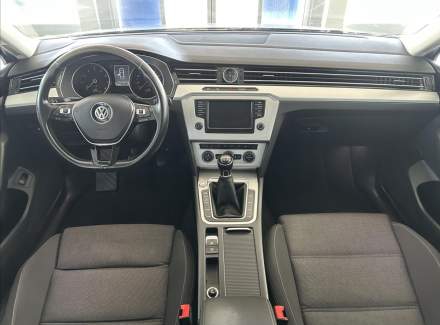 Volkswagen - Passat