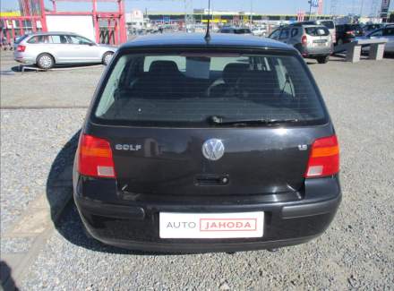 Volkswagen - Golf