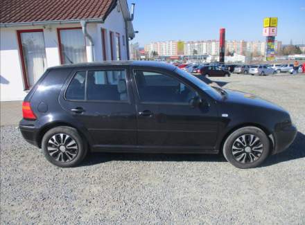 Volkswagen - Golf