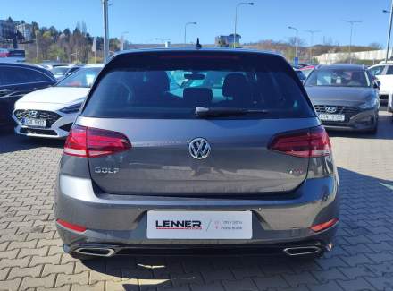 Volkswagen - Golf