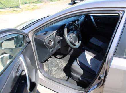 Toyota - Auris