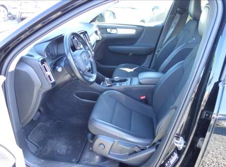 Volvo - XC40