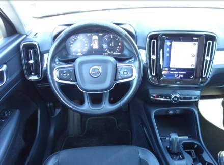 Volvo - XC40