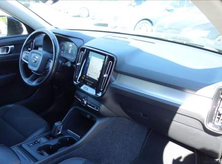 Volvo - XC40