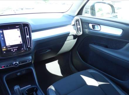 Volvo - XC40