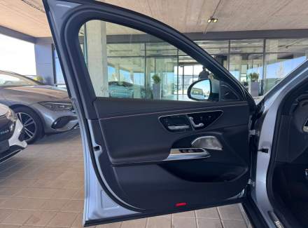 Mercedes-Benz - E-class