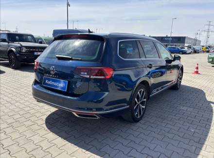 Volkswagen - Passat