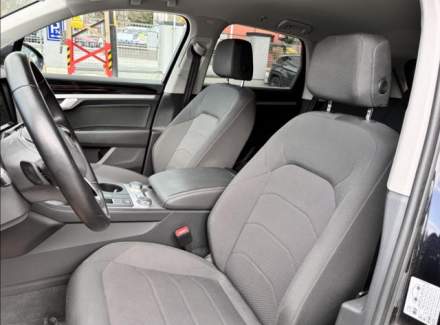 Volkswagen - Touareg