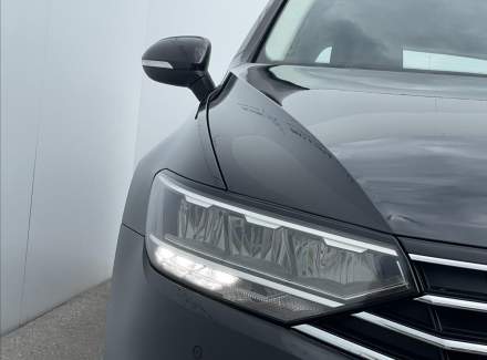 Volkswagen - Passat