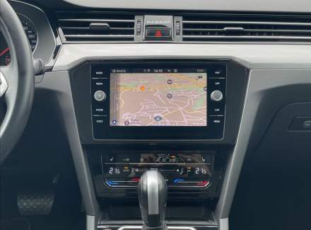 Volkswagen - Passat