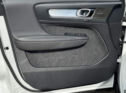Volvo - XC40