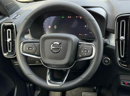 Volvo - XC40