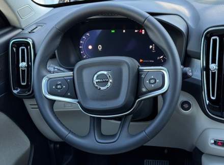 Volvo - XC40