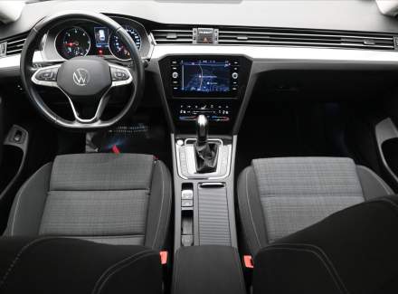 Volkswagen - Passat